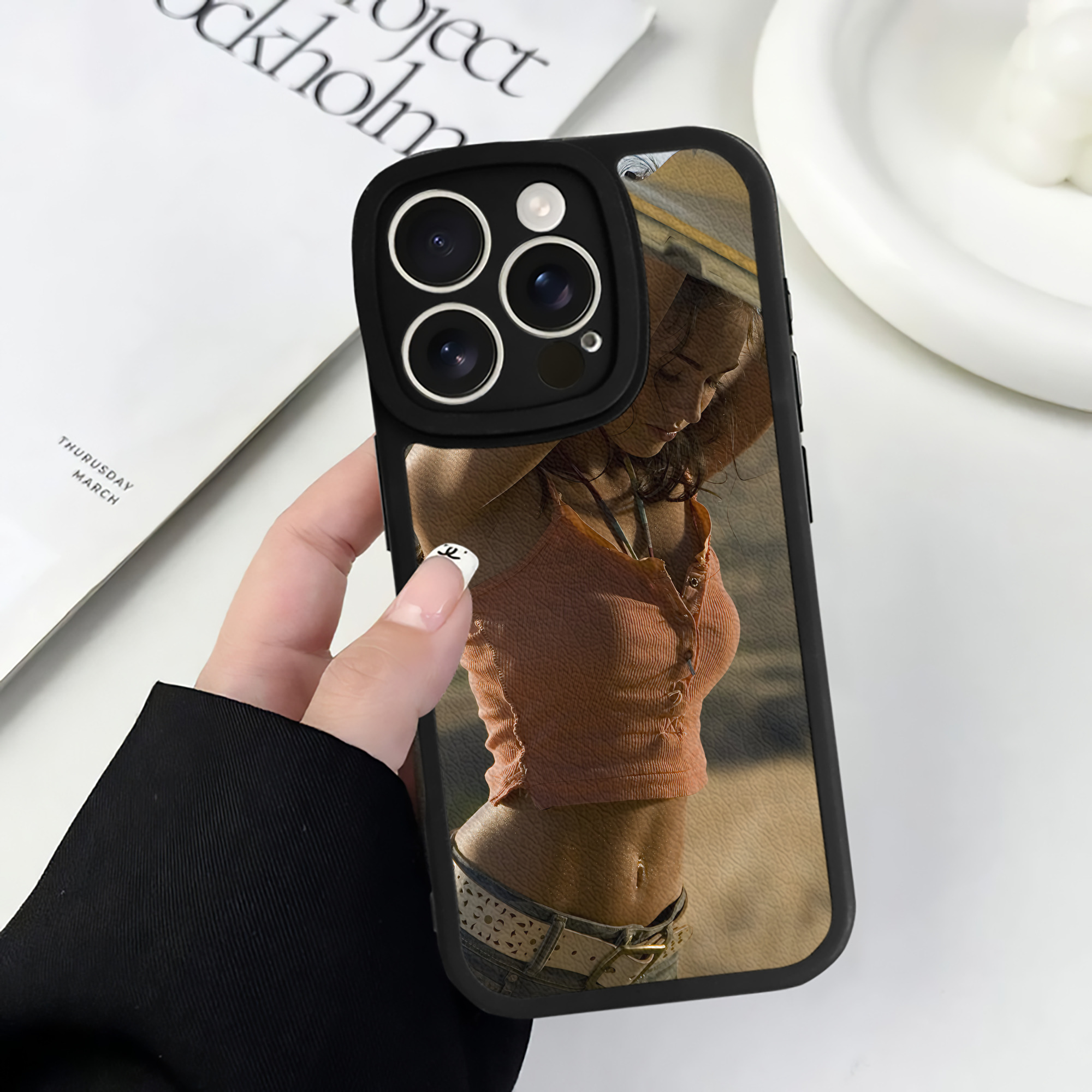 （画像用） Transformers トランスフォーマー 【iPhone 16シリーズ対応】シリコンスマホケース（レザー調） 材質：シリコン